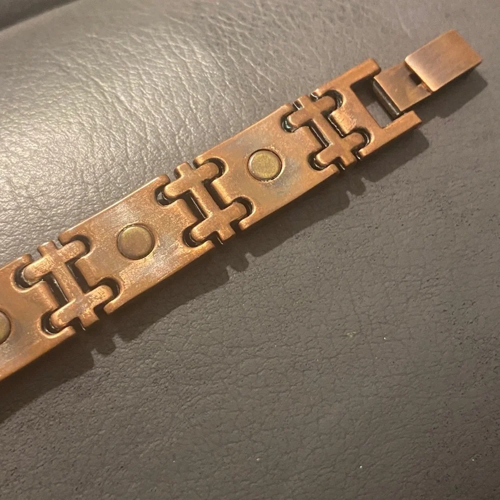 Elegant Copper Tone Metal Magnetic Hourglass-Shaped Link Design Bracelet
